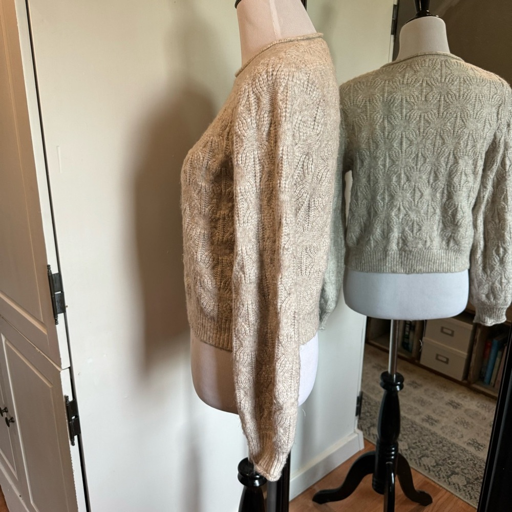 Sweet Republic Medium Oatmeal Sweater - Picture 4 of 7